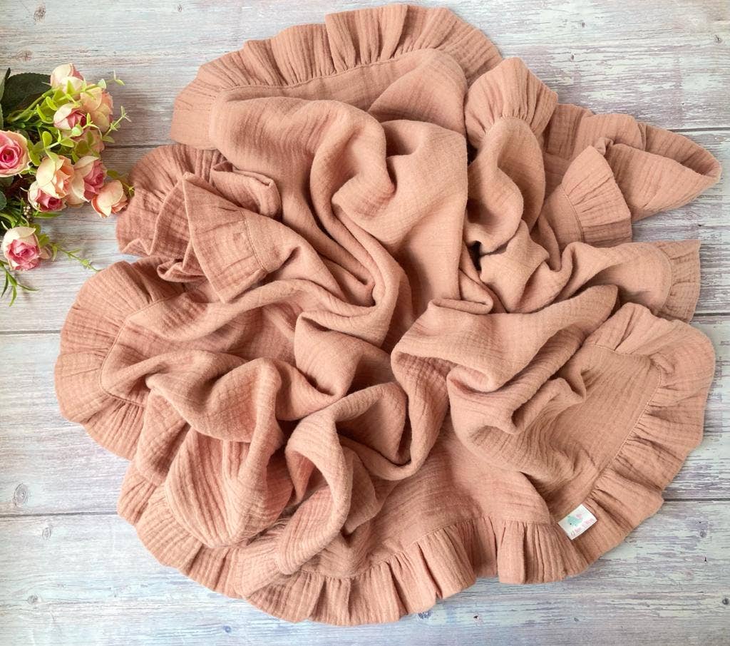 Bomullsmuslin babyfilt med volanger - gammelrosa
