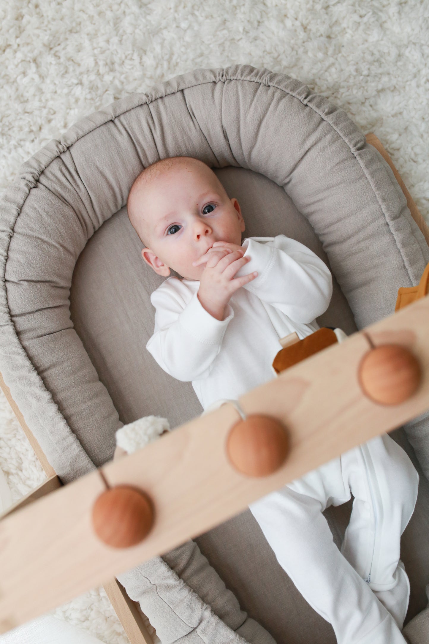 Babynest i tvättad bomull - beige