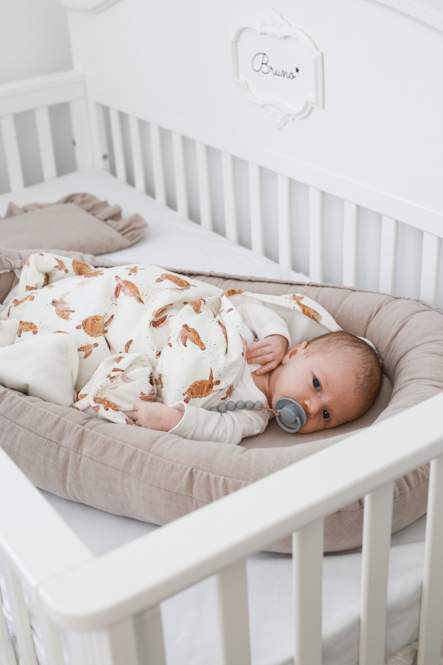 Babynest i tvättad bomull - beige